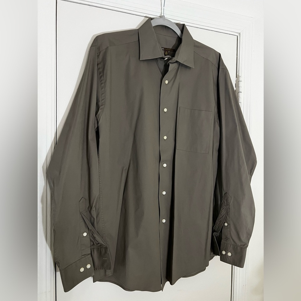 BCBG Medium Slim Fit Long Sleeve Button Down
Size Medium